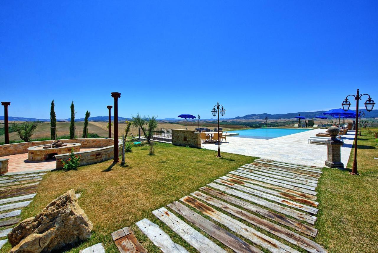 Villa Massimiliano By Posarellivillas Волтера Екстериор снимка