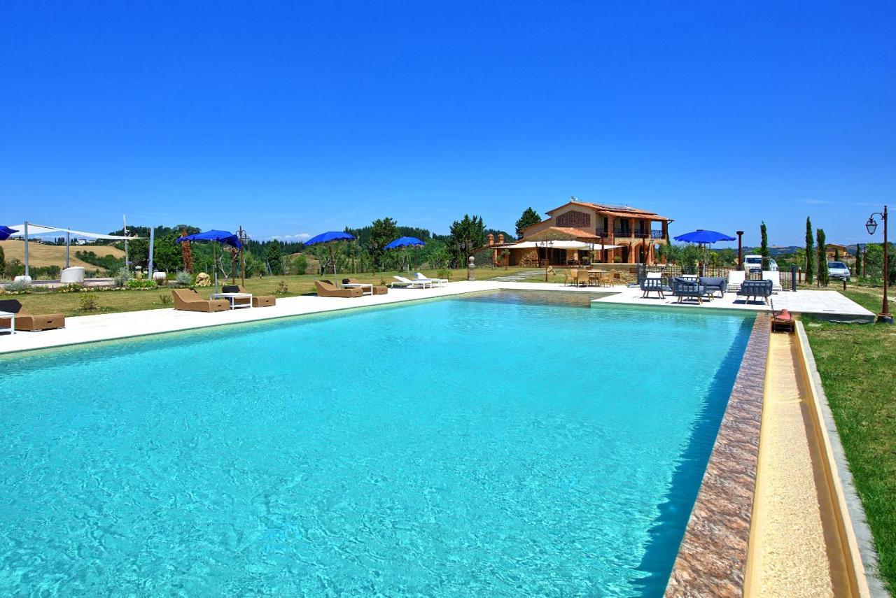 Villa Massimiliano By Posarellivillas Волтера Екстериор снимка