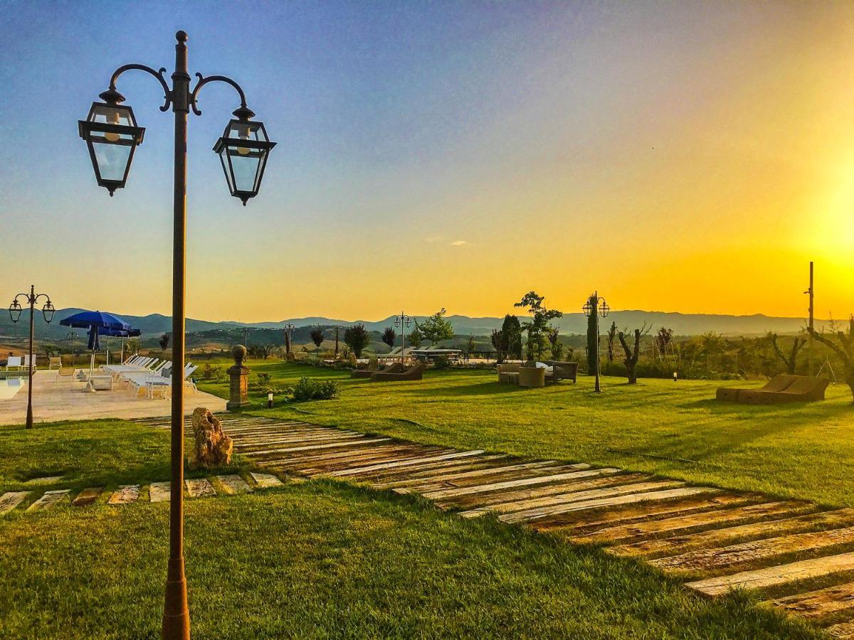 Villa Massimiliano By Posarellivillas Волтера Екстериор снимка