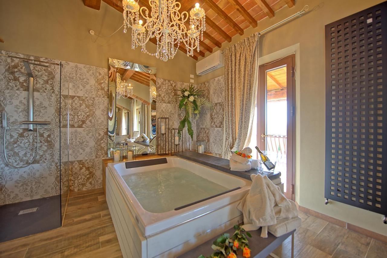 Villa Massimiliano By Posarellivillas Волтера Екстериор снимка