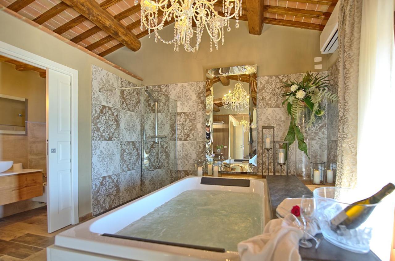 Villa Massimiliano By Posarellivillas Волтера Екстериор снимка