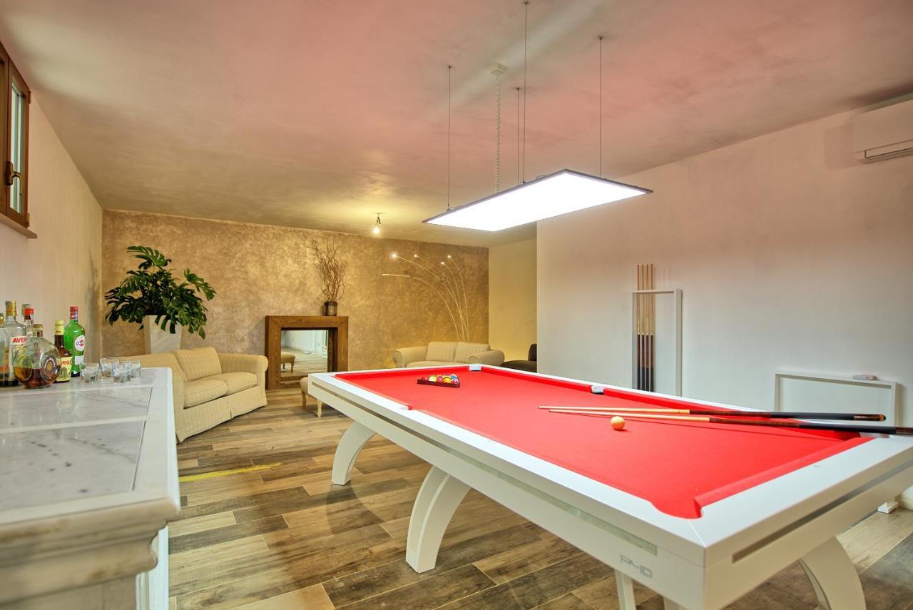 Villa Massimiliano By Posarellivillas Волтера Екстериор снимка