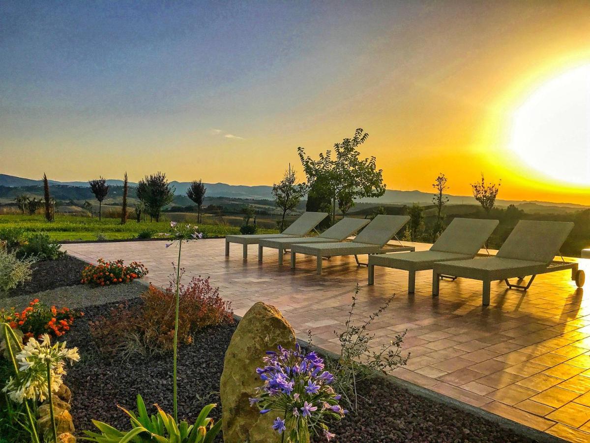 Villa Massimiliano By Posarellivillas Волтера Екстериор снимка