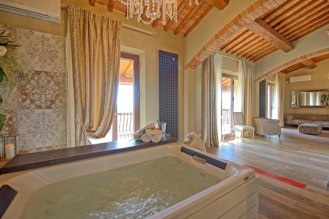 Villa Massimiliano By Posarellivillas Волтера Екстериор снимка
